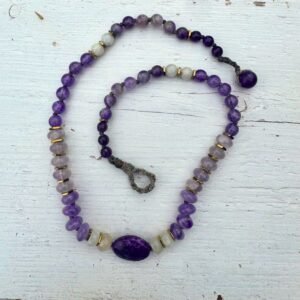 מאלה לחישת הירח (Moon Whisper)